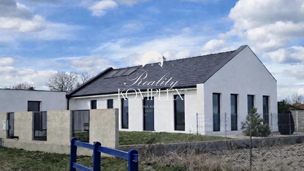 Reality KOMPLEX s.r.o. Vám  ponúka na predaj rodinný dom na predaj v okrese Komárno