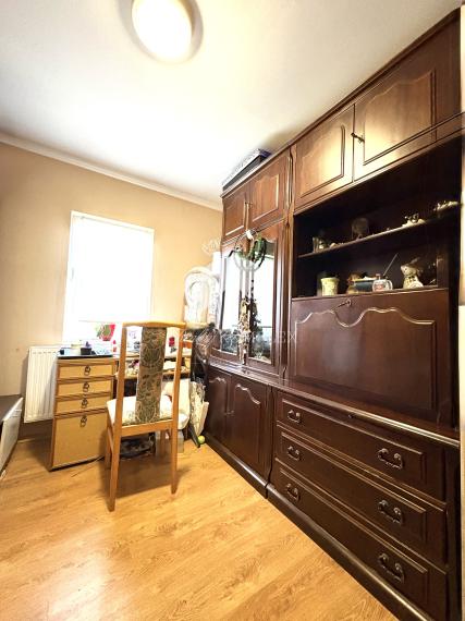 Exkluzívne iba u nás !!! Reality KOMPLEX s.r.o., Vám ponúka zrekonštruovaný 4 izbový rodinný dom s pozemkom vo vyhľadávanej lokalite v úplne tichom prostredí, obci Pribeta !!!