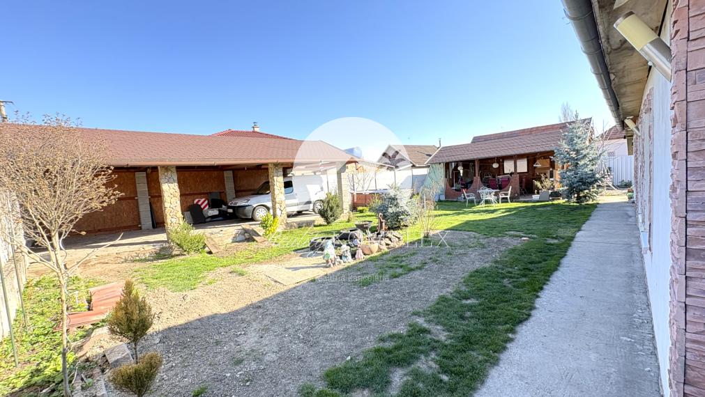 Exkluzívne iba u nás !!! Reality KOMPLEX s.r.o., Vám ponúka zrekonštruovaný 4 izbový rodinný dom s pozemkom vo vyhľadávanej lokalite v úplne tichom prostredí, obci Pribeta !!!