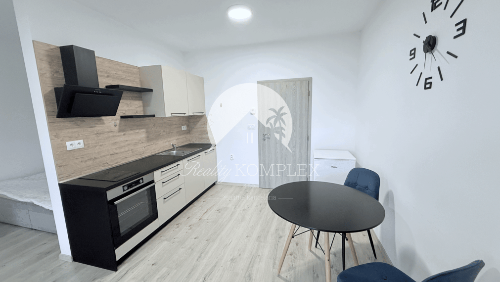 Reality KOMPLEX s.r.o. Vám ponúka NA PRENÁJOM garsónku s vl. parkovacím miestom v DS