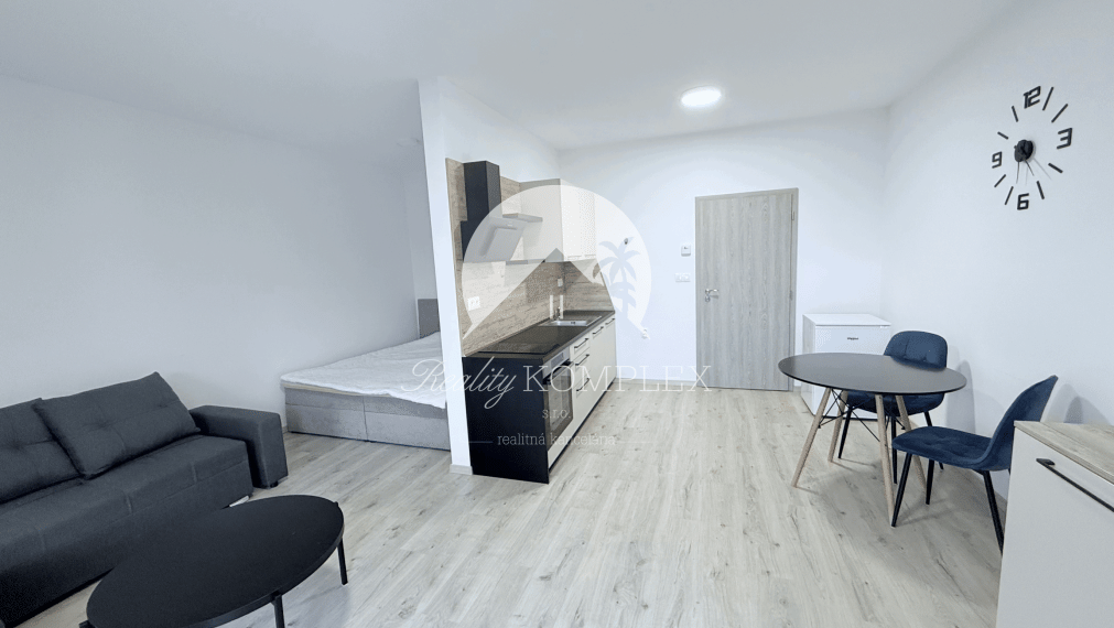 Reality KOMPLEX s.r.o. Vám ponúka NA PRENÁJOM garsónku s vl. parkovacím miestom v DS