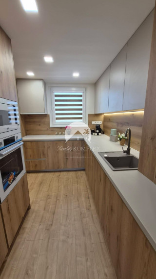 Nádherný trojizbový byt s balkónom s krásnym výhľadom na PREDAJ v Komárne!