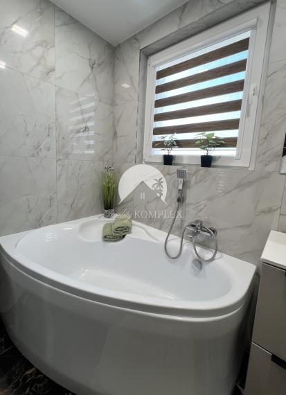 Nádherný trojizbový byt s balkónom s krásnym výhľadom na PREDAJ v Komárne!