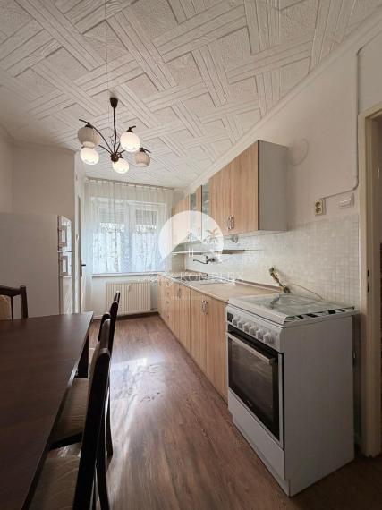 Reality KOMPLEX s.r.o. Vám ponúka na predaj 2-izbový byt nachádzajúci sa na ulici Budovateľskej v Komárne