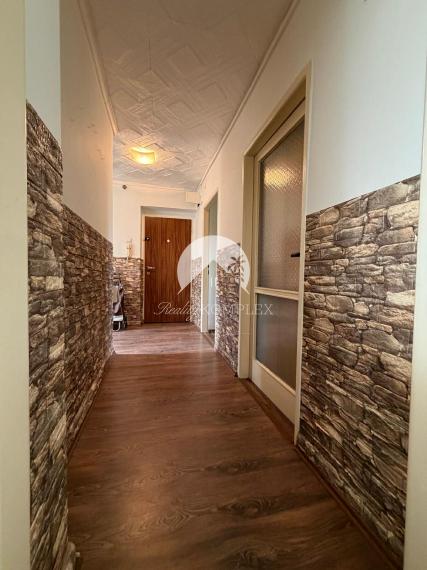 Reality KOMPLEX s.r.o. Vám ponúka na predaj 2-izbový byt nachádzajúci sa na ulici Budovateľskej v Komárne