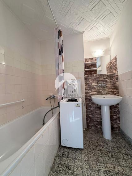 Reality KOMPLEX s.r.o. Vám ponúka na predaj 2-izbový byt nachádzajúci sa na ulici Budovateľskej v Komárne