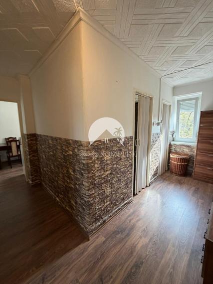 Reality KOMPLEX s.r.o. Vám ponúka na predaj 2-izbový byt nachádzajúci sa na ulici Budovateľskej v Komárne