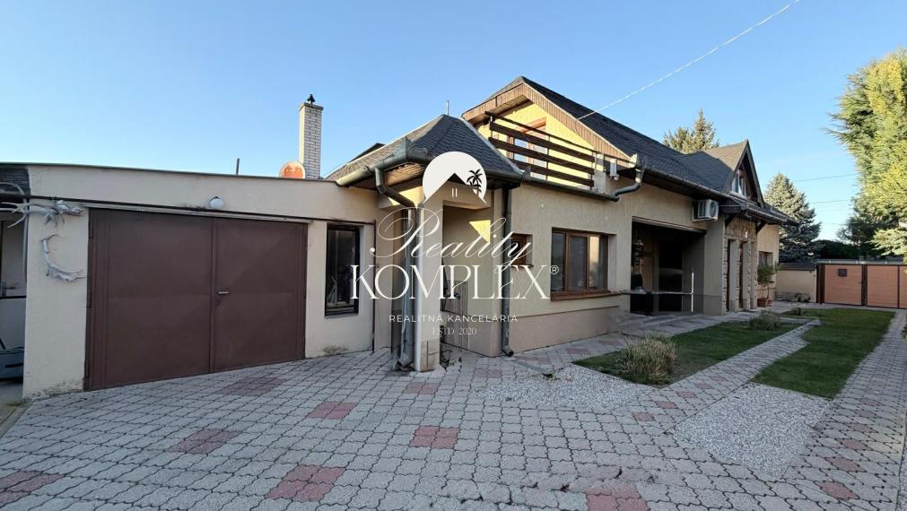 Reality KOMPLEX s.r.o Vám exkluzívne ponúka rodinny dom na predaj v Kolárove