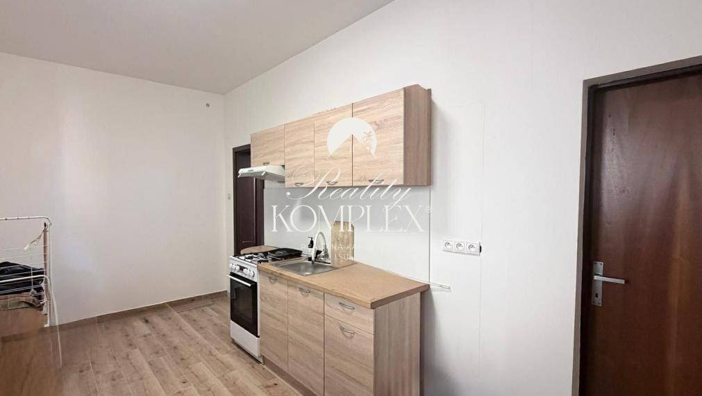 Reality KOMPLEX s.r.o Vám exkluzívne ponúka rodinny dom na predaj v Kolárove