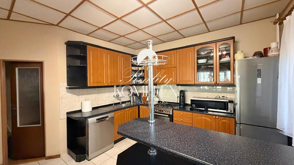 Reality KOMPLEX s.r.o Vám exkluzívne ponúka rodinny dom na predaj v Kolárove