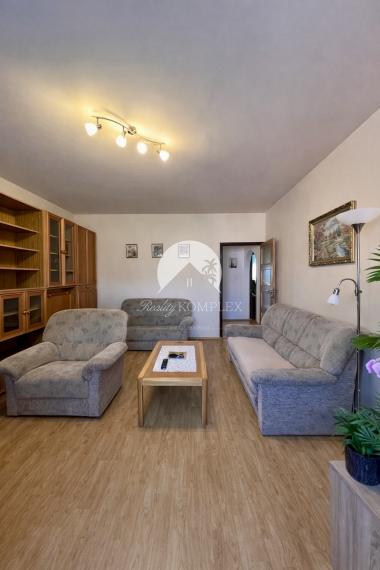 Reality KOMPLEX s.r.o. ponúka na PREDAJ zariadený veľkometrážny 3-izbový byt v Dunajskej Strede