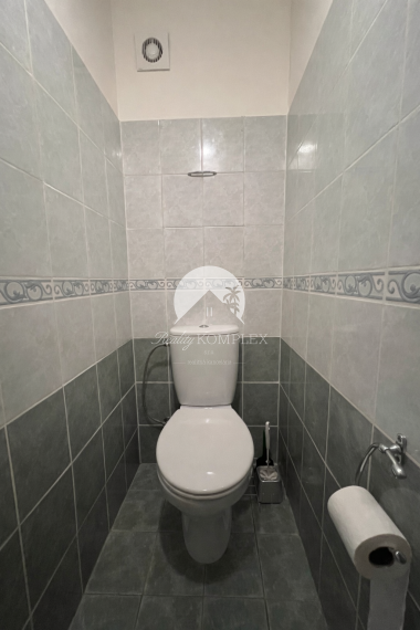 Reality KOMPLEX s.r.o. ponúka na PREDAJ zariadený veľkometrážny 3-izbový byt v Dunajskej Strede