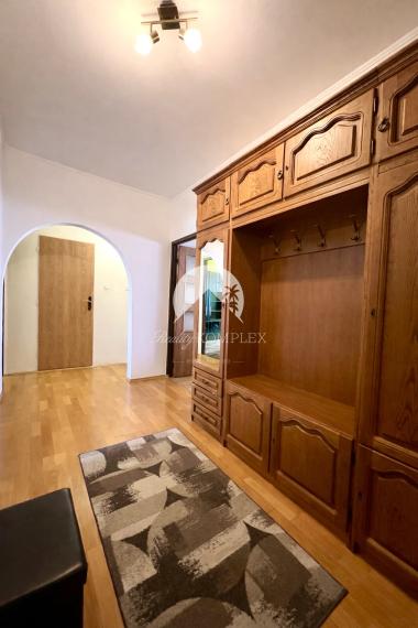 Reality KOMPLEX s.r.o. ponúka na PREDAJ zariadený veľkometrážny 3-izbový byt v Dunajskej Strede