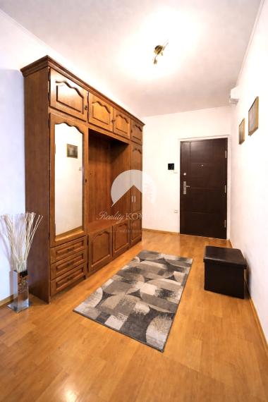 Reality KOMPLEX s.r.o. ponúka na PREDAJ zariadený veľkometrážny 3-izbový byt v Dunajskej Strede