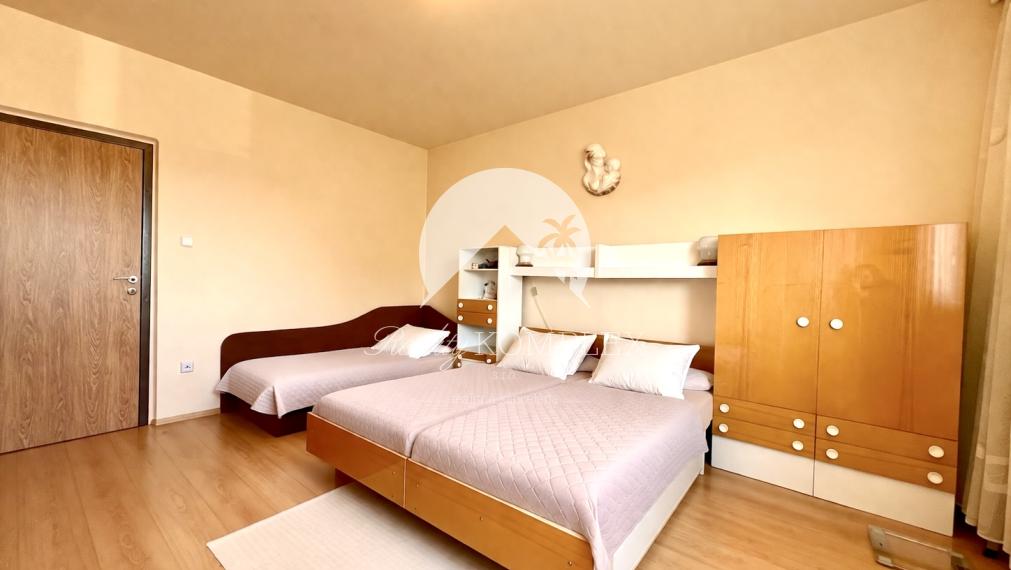 Reality KOMPLEX s.r.o. ponúka na PREDAJ zariadený veľkometrážny 3-izbový byt v Dunajskej Strede