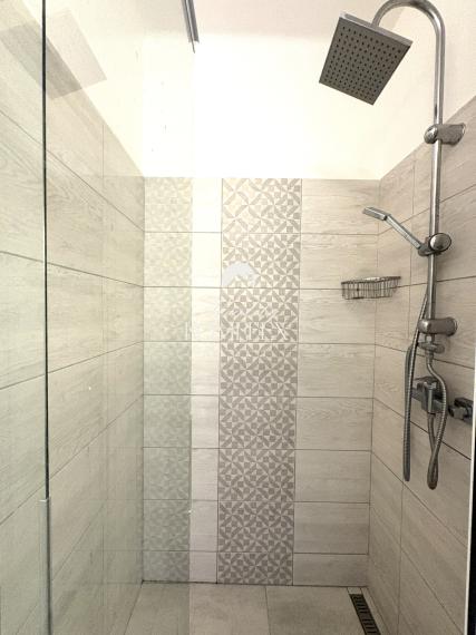 Iba u nás!!! Reality KOMPLEX s.r.o.,Vám ponúka na prenájom moderne zrekonštruovaný, zariadení 1-izbový byt v tichej časti Komárna !!!