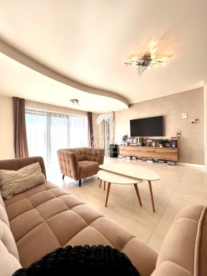 Reality KOMPLEX s.r.o. ponúka na PREDAJ EXKLUZÍVNY 4-IZBOVÝ RODINNÝ DOM S BAZÉNOM V GABČÍKOVE