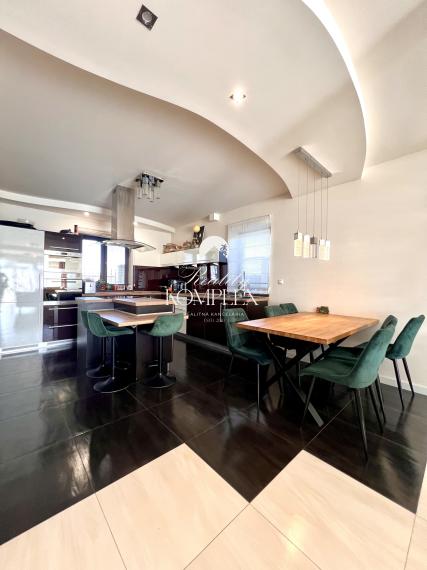 Reality KOMPLEX s.r.o. ponúka na PREDAJ EXKLUZÍVNY 4-IZBOVÝ RODINNÝ DOM S BAZÉNOM V GABČÍKOVE