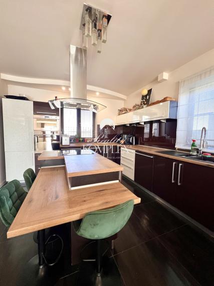 Reality KOMPLEX s.r.o. ponúka na PREDAJ EXKLUZÍVNY 4-IZBOVÝ RODINNÝ DOM S BAZÉNOM V GABČÍKOVE