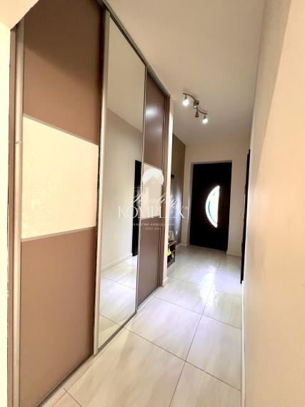 Reality KOMPLEX s.r.o. ponúka na PREDAJ EXKLUZÍVNY 4-IZBOVÝ RODINNÝ DOM S BAZÉNOM V GABČÍKOVE