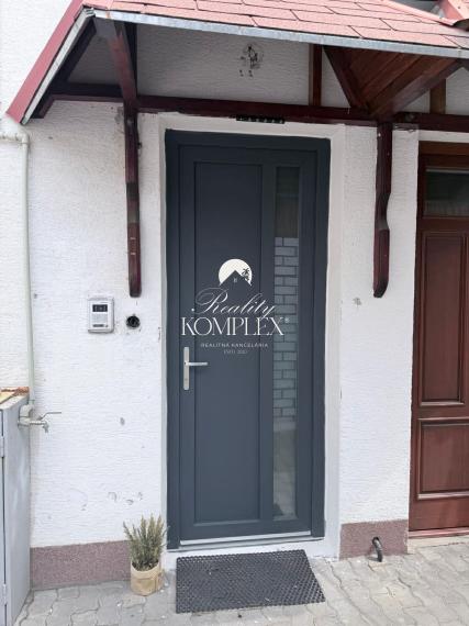 Reality KOMPLEX s.r.o Vám ponúka EXKLÚZIVNE na predaj byt vo Veľkom Mederi