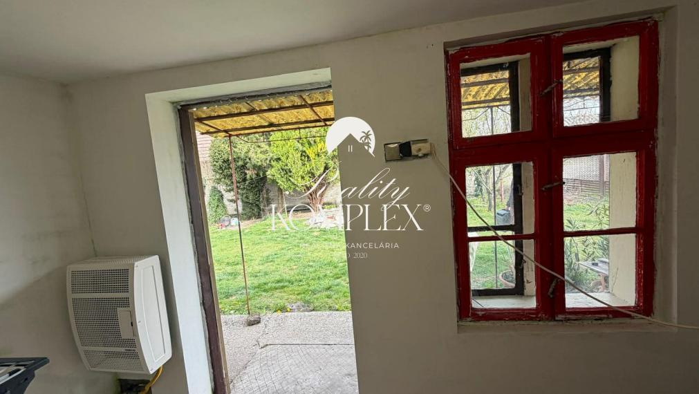 Reality KOMPLEX s.r.o Vám ponúka EXKLUZÍVNE ponúka na predaj rodinný dom v obci Zemianska Olča