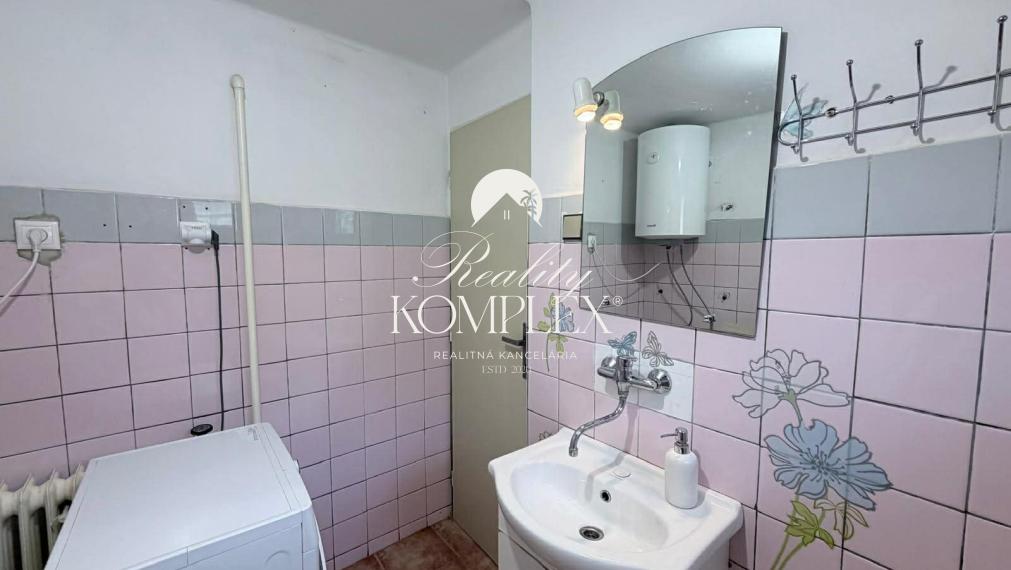 Reality KOMPLEX s.r.o Vám ponúka EXKLUZÍVNE ponúka na predaj rodinný dom v obci Zemianska Olča