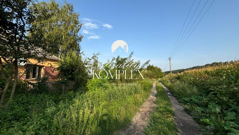 Reality KOMPLEX s.r.o., Vám EXKLUZÍVNE ponúka na predaj krásne miesto blízko Malého Dunaja v obci Veľký Ostrov