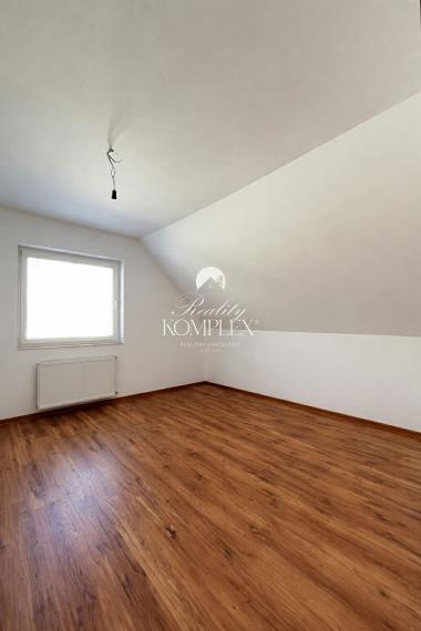 Reality KOMPLEX s.r.o. Vám  ponúka na predaj rodinný dom po kompletnej rekonštrukcii v pokojnej obci Čalovec