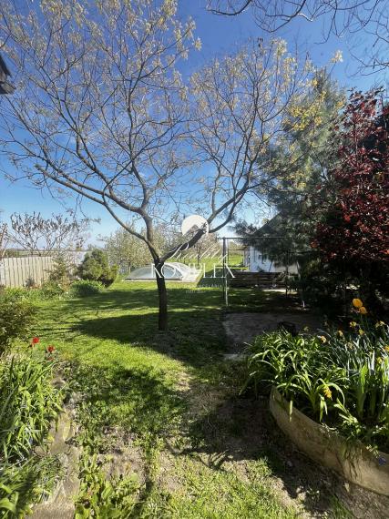 Reality KOMPLEX s.r.o. Vám  ponúka na predaj rodinný dom po kompletnej rekonštrukcii v pokojnej obci Čalovec