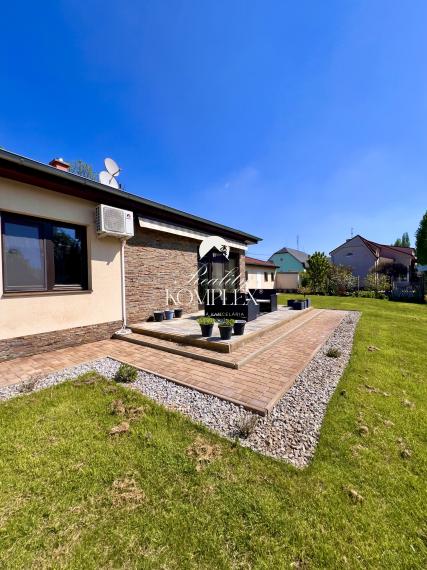 Reality KOMPLEX s.r.o. ponúka na PREDAJ NADŠTANDARDNÝ 4-IZBOVÝ RODINNÝ DOM s DVOJGARÁŽOU A KRYTOU TERASOU v KOMÁRNE