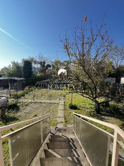 Reality Komplex ponúka EXKLUZÍVNE na predaj rodinný dom v jednej z najlepších lokalít mesta Komárno.