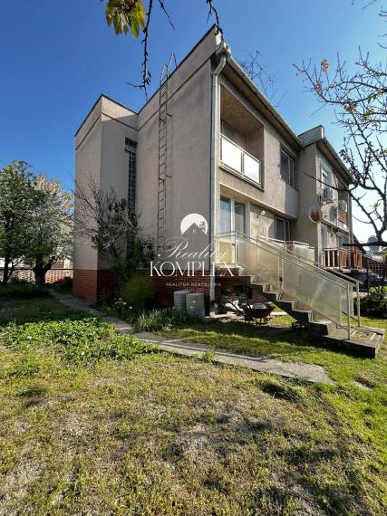 Reality Komplex ponúka EXKLUZÍVNE na predaj rodinný dom v jednej z najlepších lokalít mesta Komárno.