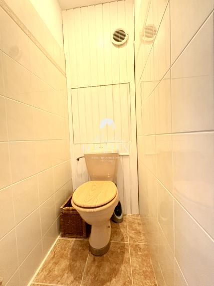 IBA U NÁS !!! Reality KOMPLEX s.r.o. Vám ponúka na PREDAJ tento nádherný, kompletne zrekonštruovaný dvojizbový byt vo vynikajúcej lokalite mesta Komárno !!!