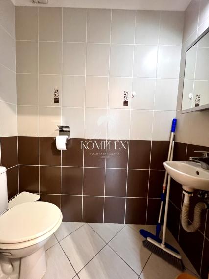 Reality KOMPLEX s.r.o. ponúka na PREDAJ priestranný 4-izbový byt s loggiou v centre Gabčíkova.