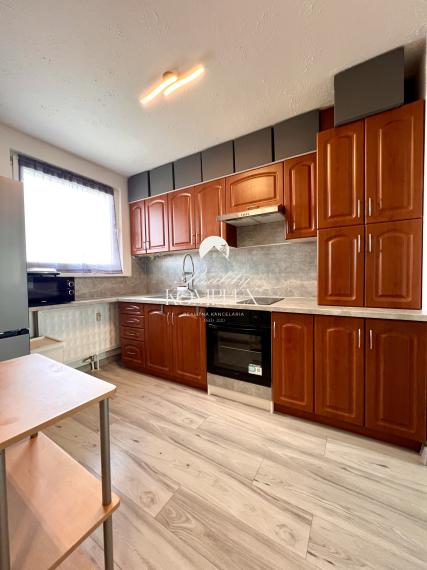 Reality KOMPLEX s.r.o. ponúka na PRENÁJOM štýlový 3-izbový byt s loggiou v Dunajskej Strede