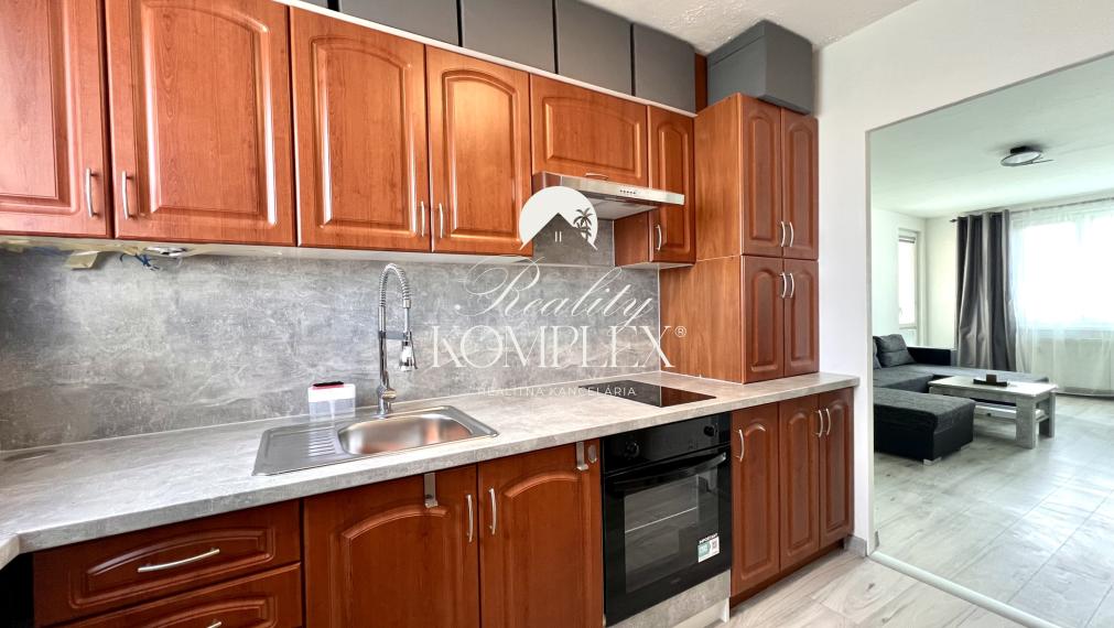 Reality KOMPLEX s.r.o. ponúka na PRENÁJOM štýlový 3-izbový byt s loggiou v Dunajskej Strede