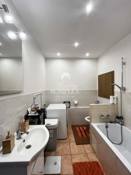 Reality Komplex ponúka na predaj 2-izbový byt na prízemí vo vyhľadávanej lokalite.