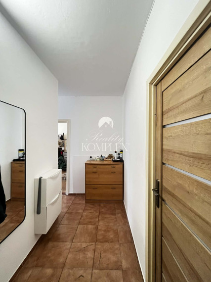Reality Komplex ponúka na predaj 2-izbový byt na prízemí vo vyhľadávanej lokalite.