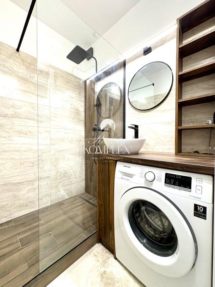 IBA U NÁS !!! Reality KOMPLEX s.r.o., Vám ponúka kompletne zrekonštruovaný 4-izbový byt s loggiou na prenájom v dobrej lokalite v Komárne !!!