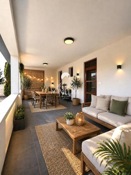 Reality KOMPLEX s.r.o. ponúka na PREDAJ moderný 4-izbový rodinný dom s veľkým pozemkom a dvojgarážou v obci Veľké Dvorníky.