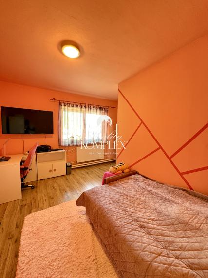 Exkluzívne iba u nás !!! Reality KOMPLEX s.r.o., Vám ponúka zrekonštruovaný 4 izbový rodinný dom s pozemkom vo vyhľadávanej lokalite v úplne tichom prostredí, obci  Bátorove Kosihy !!!