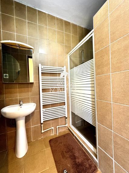 Exkluzívne iba u nás !!! Reality KOMPLEX s.r.o., Vám ponúka zrekonštruovaný 4 izbový rodinný dom s pozemkom vo vyhľadávanej lokalite v úplne tichom prostredí, obci  Bátorove Kosihy !!!