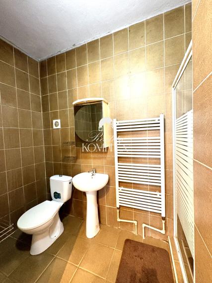 Exkluzívne iba u nás !!! Reality KOMPLEX s.r.o., Vám ponúka zrekonštruovaný 4 izbový rodinný dom s pozemkom vo vyhľadávanej lokalite v úplne tichom prostredí, obci  Bátorove Kosihy !!!