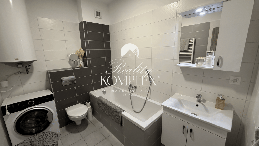 Reality KOMPLEX s.r.o. Vám ponúka 1-izbový byt s loggiou NA PRENÁJOM