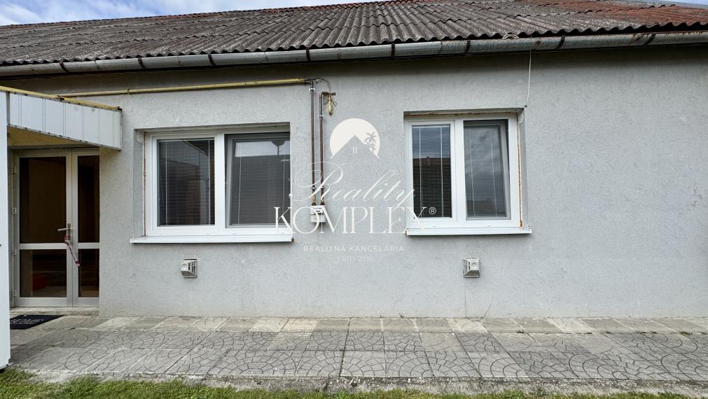Reality KOMPLEX s.r.o., Vám ponúka na PRENÁJOM  2 izbový ,kompletne  zariadený  dvojdom v obci Amadého Kračany