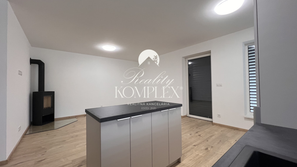 Reality KOMPLEX s.r.o. ponúka na PREDAJ časť dvojdomu-novostavbu v obci Horné Mýto