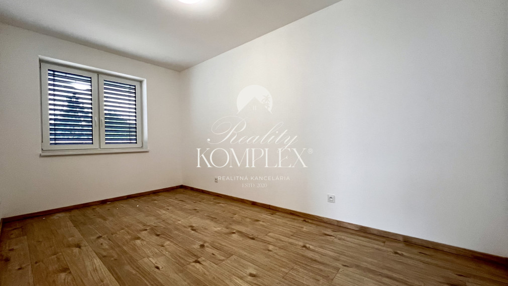 Reality KOMPLEX s.r.o. ponúka na PREDAJ časť dvojdomu-novostavbu v obci Horné Mýto