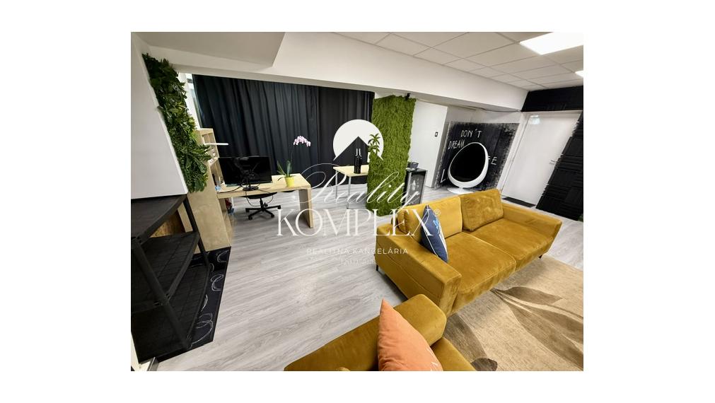 Reality KOMPLEX s.r.o. Vám ponúka na prenájom plne zariadený priestor nachádzajúci sa priamo v centre Komárna.