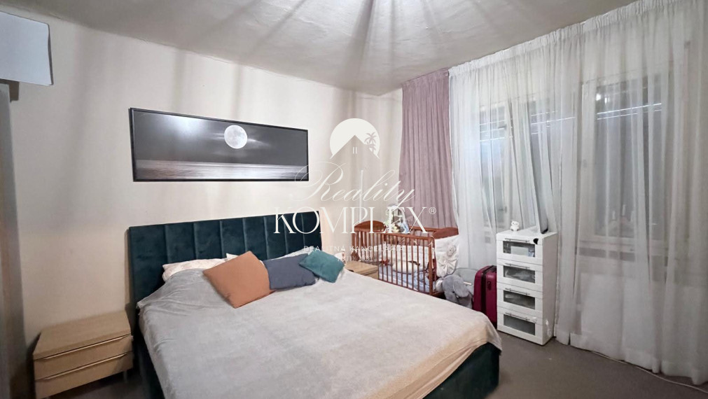Reality KOMPLEX s.r.o Vám exkluzívne ponúka na predaj rodinnỳ dom v Kolárovo